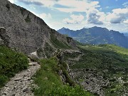 78 In discesa dalla Bocchetta dei mughi...